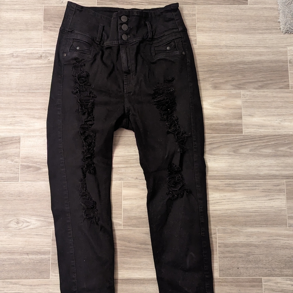 NWOT Nicolette Shapewear Jeans